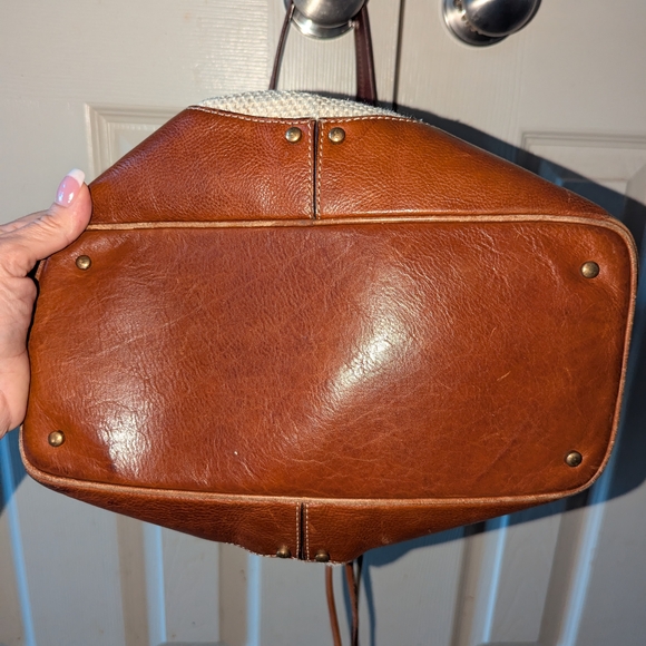 Elegant Two-Tone Leather and Canvas Women's Bag - Picture 3 of 9